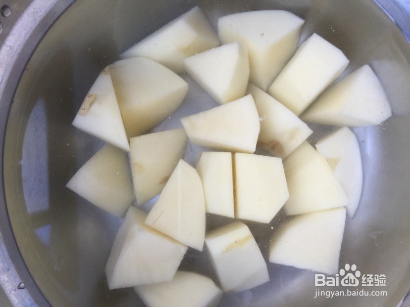 红烧肉烧土豆的做法
