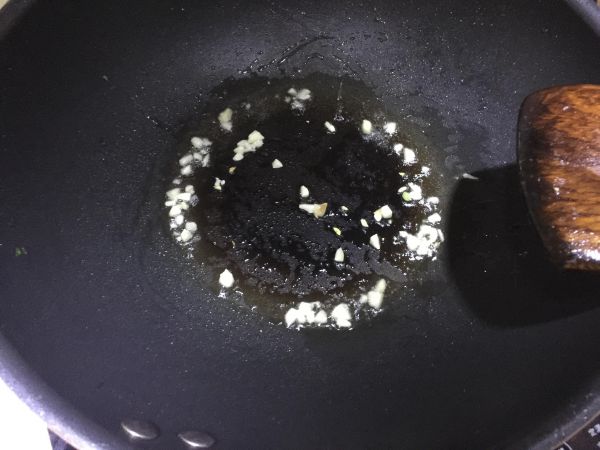 炒鲜露淋白姑鱼