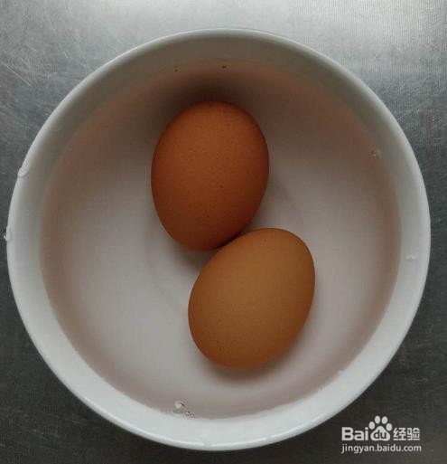 煮鸡蛋不破壳的方法