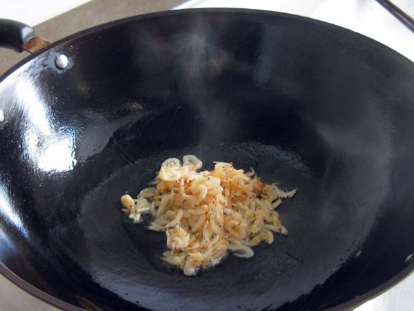 白菜虾皮炒鸡蛋