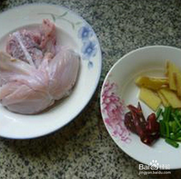 黄鱼鲞烧牛蛙的做法