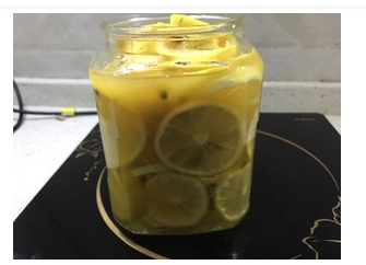 柠檬百香果汁的做法