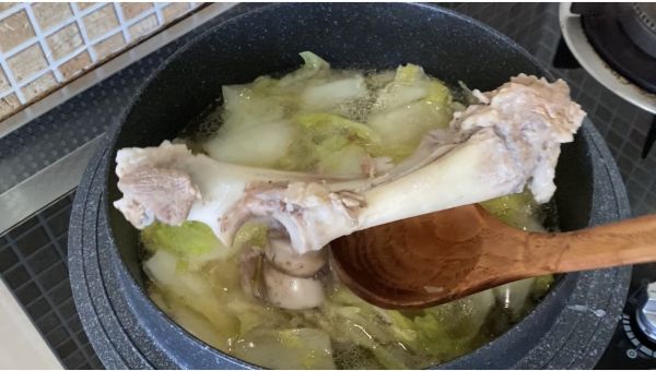浓汤白菜炖粉条