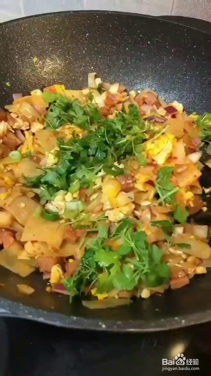 如何制作简单好吃的炒冷面?