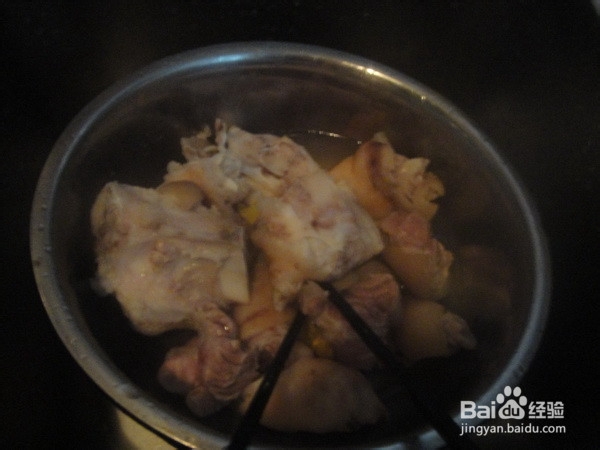 如何做花生猪脚汤?