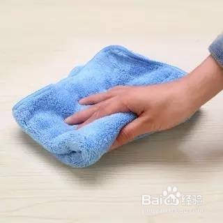 如何让吸盘紧紧吸在墙壁上