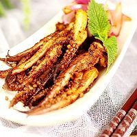 小吃街道美味烤鱿鱼须