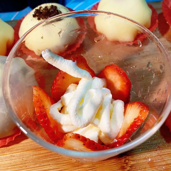 草莓奥利奥雪媚娘