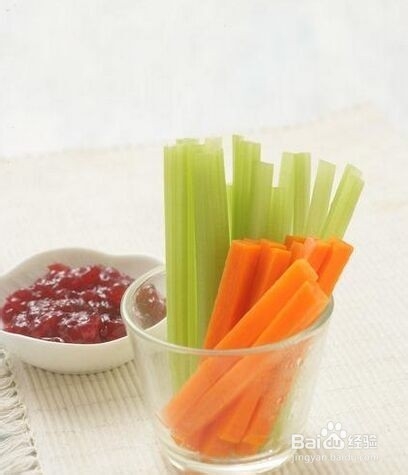 如何矫正孩子不爱吃蔬菜的习惯？