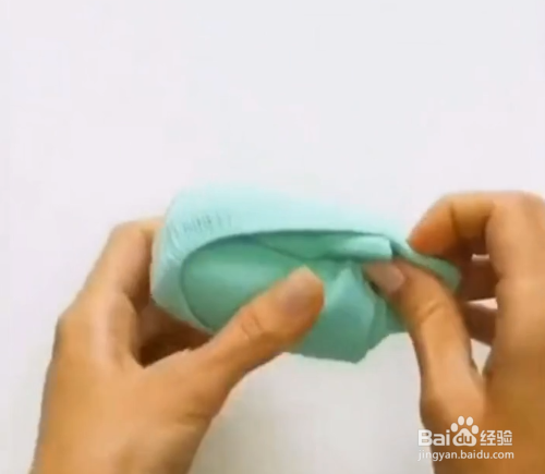 如何才能快速收纳整理多个衣服