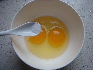 教你如何蒸出平滑如镜的鸡蛋羹