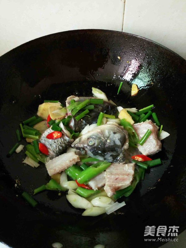 新香酸菜鱼的做法