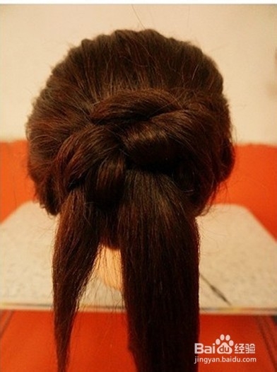 教你三分钟打造优雅盘发