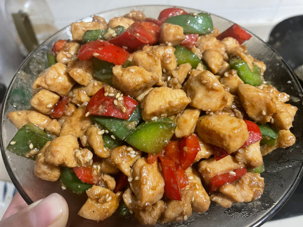 青椒红椒炒鸡胸肉