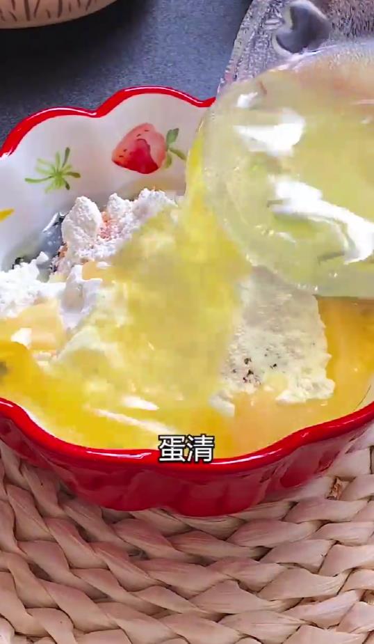 黑芝麻蛋黄薄饼怎么做？