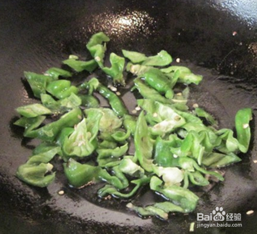 家常小菜青椒炒茄子