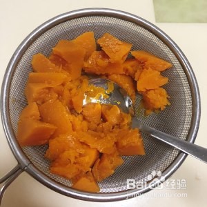 食补佳品香肠南瓜馒头卷的做法