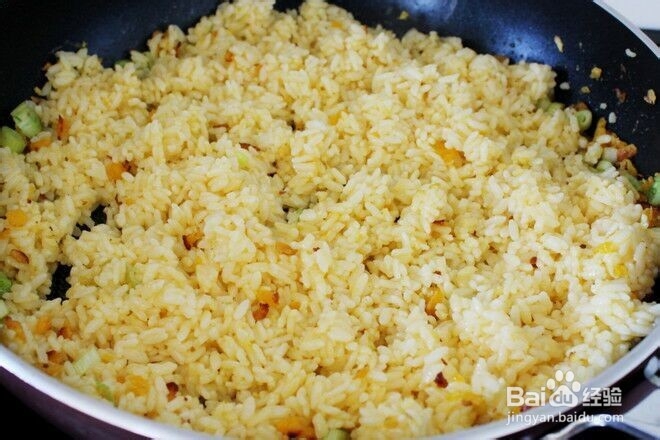 如何做出蛋炒饭
