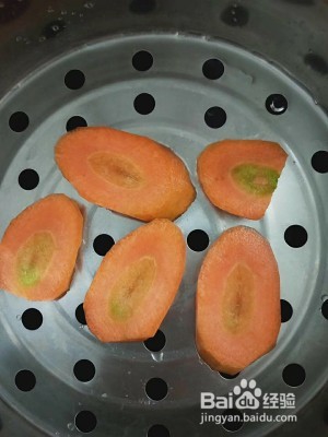 保健养生宝宝辅食——胡萝卜鲜虾肠