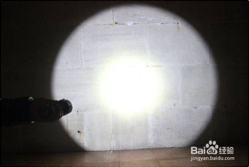 纳丽德圣火1超强远射直充手电使用心得