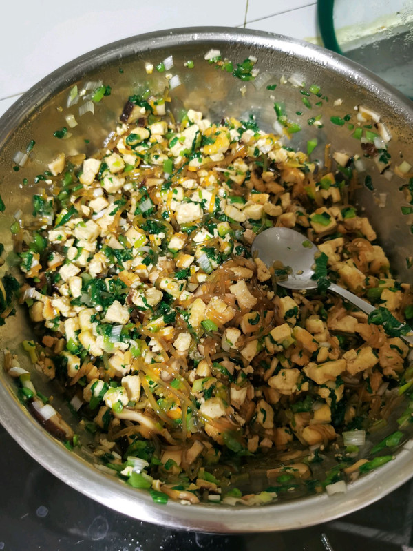 香菇油菜豆腐粉条包子