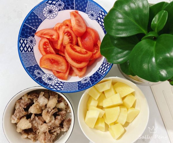 西红柿土豆牛腩