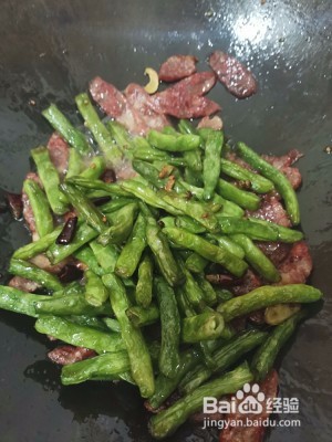 如何做出好吃的腊肠炒四季豆