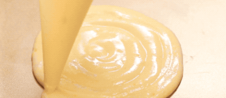 草 莓 鸡 蛋 卷的做法