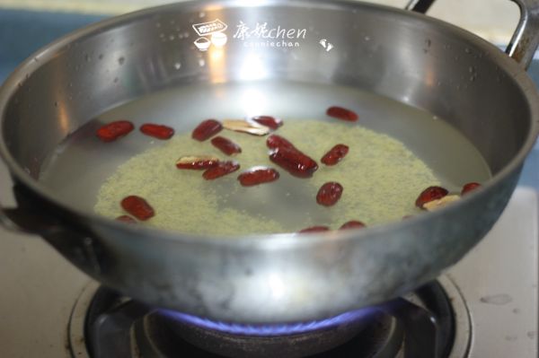 红枣小米糊、土豆丝煎饼