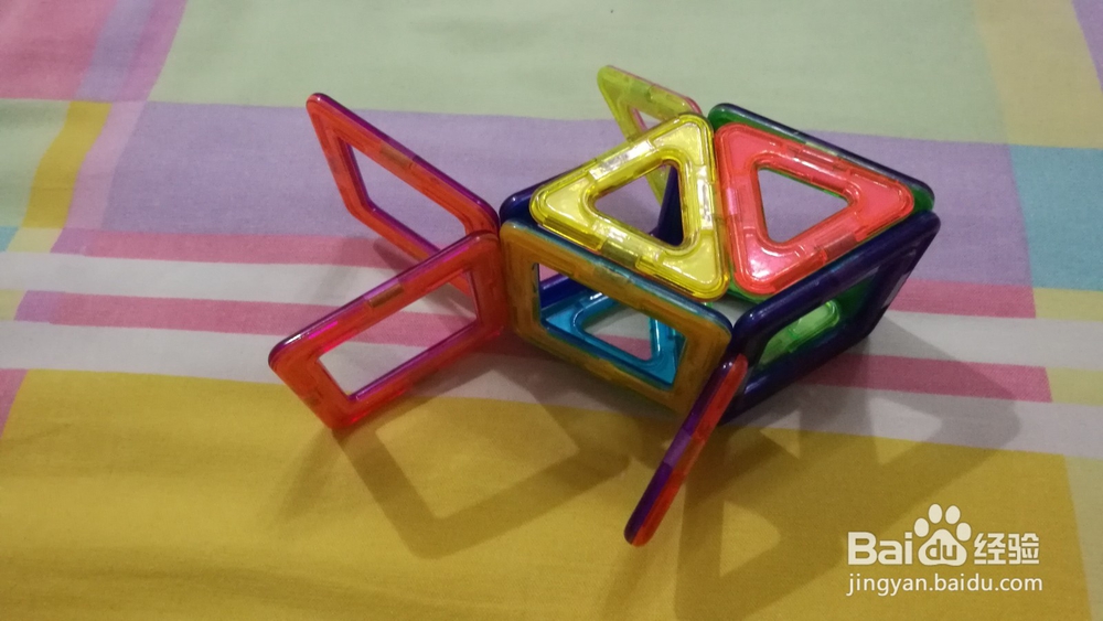 儿童磁力片玩具-如何用磁力片拼出立体小金鱼