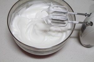 如何做美味的圣诞蛋糕卷