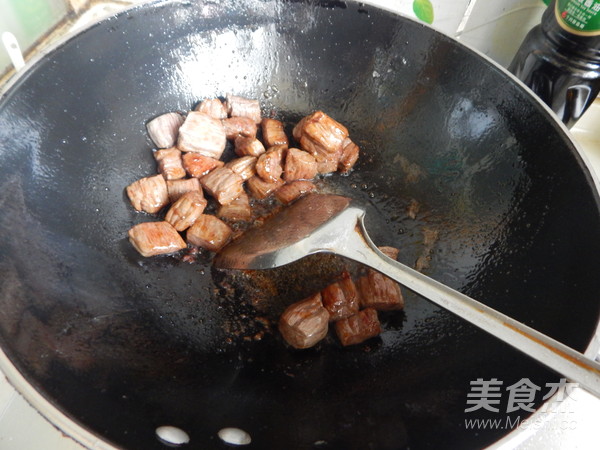 砂锅土豆胡萝卜炖牛腩