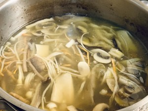 鲜到起飞的菌菇汤做法