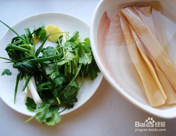 鱼头苕粉煲的制作方法