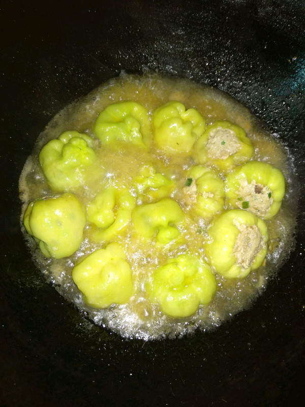 白玉灯笼椒酿肉