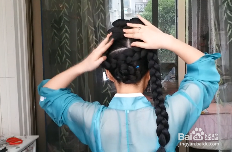 怎样做无发包的双耳髻发型