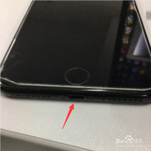 iphone12耳机孔在哪里