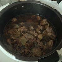 如何做出湖北年夜菜—板栗鸡汤水面？