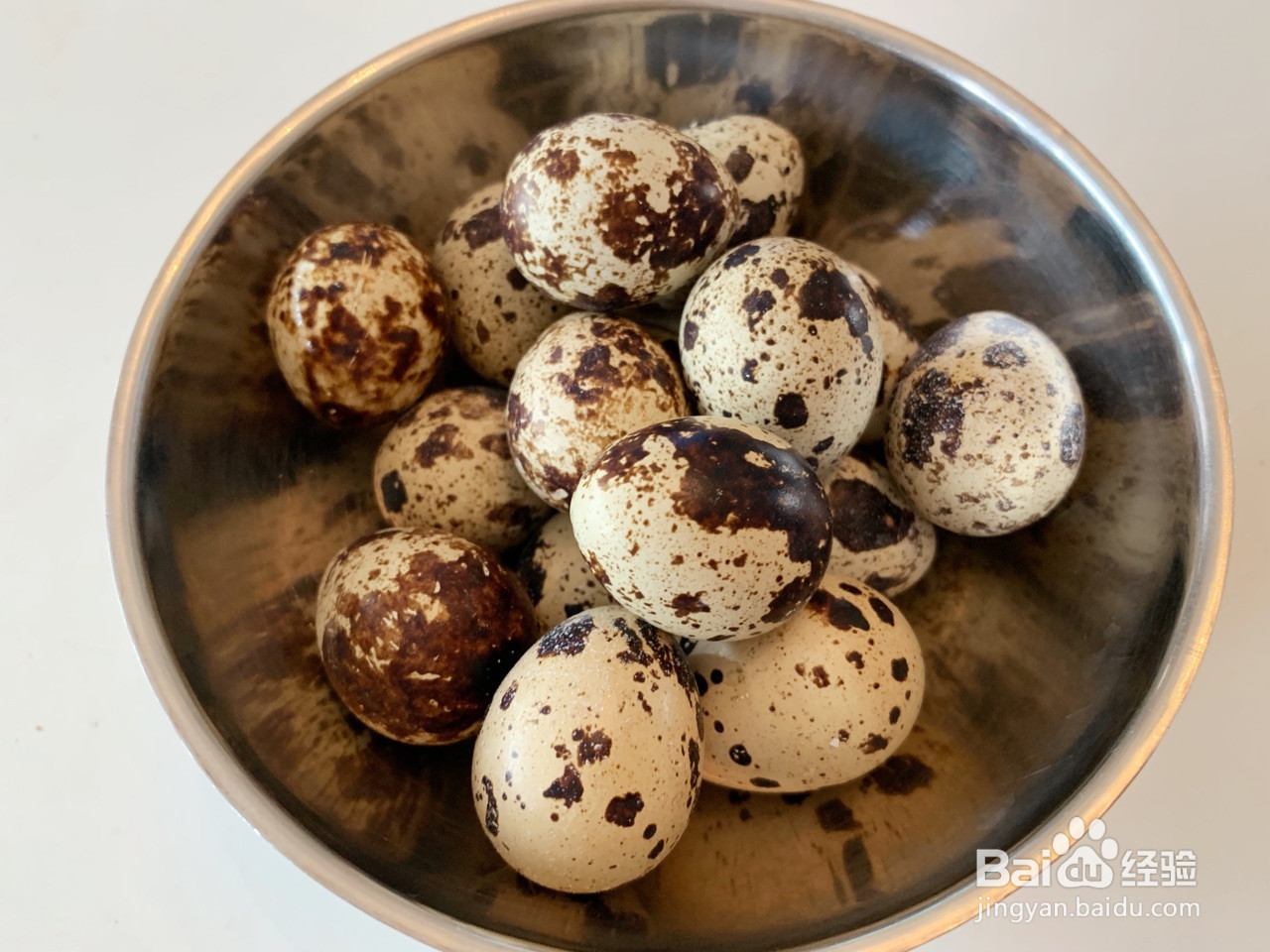 盐焗鹌鹑蛋的做法