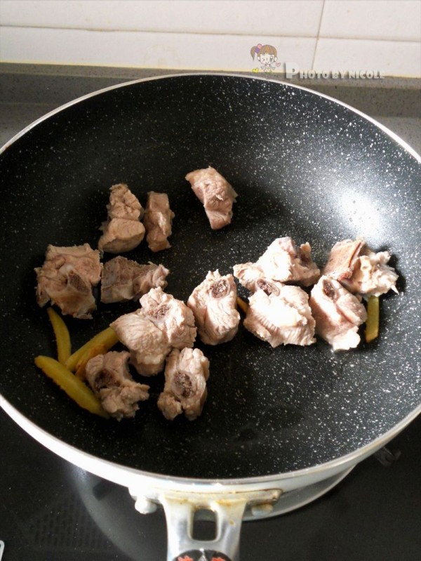 冰花梅酱烧排骨