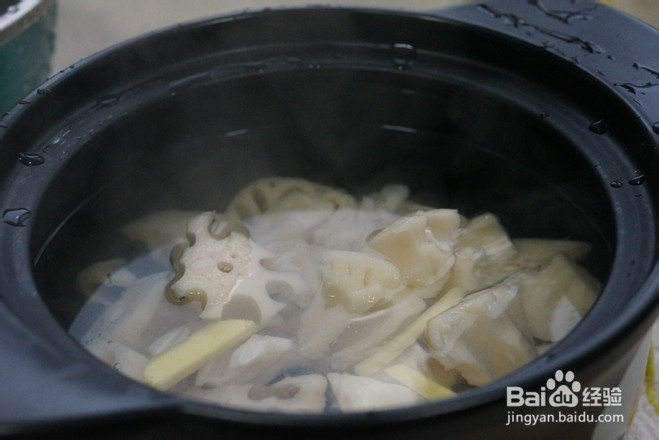 茶油莲藕鸭汤的做法