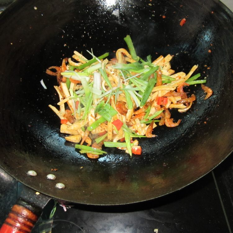 河虾豆腐丝的做法,你学会了吗?