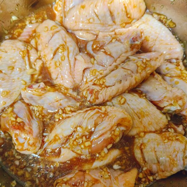 快手空气炸锅蒜香鸡翅