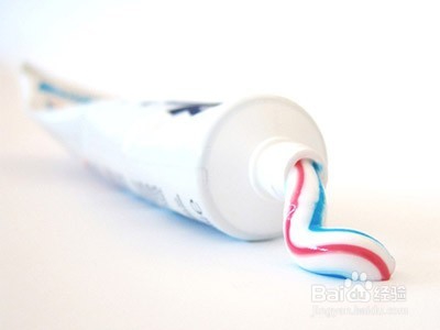 牙膏除了刷牙的其他几种用法