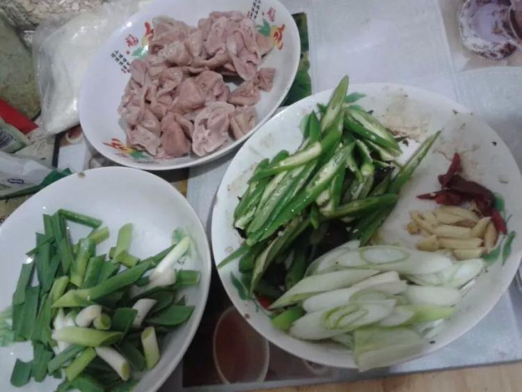 美味的尖椒肥肠的做法，你学会了吗