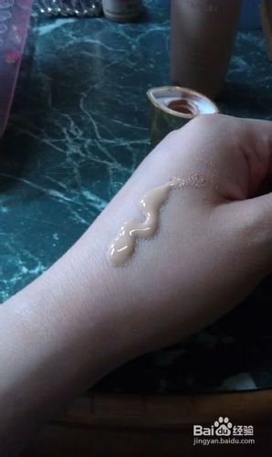 怎样用底妆打造立体脸型