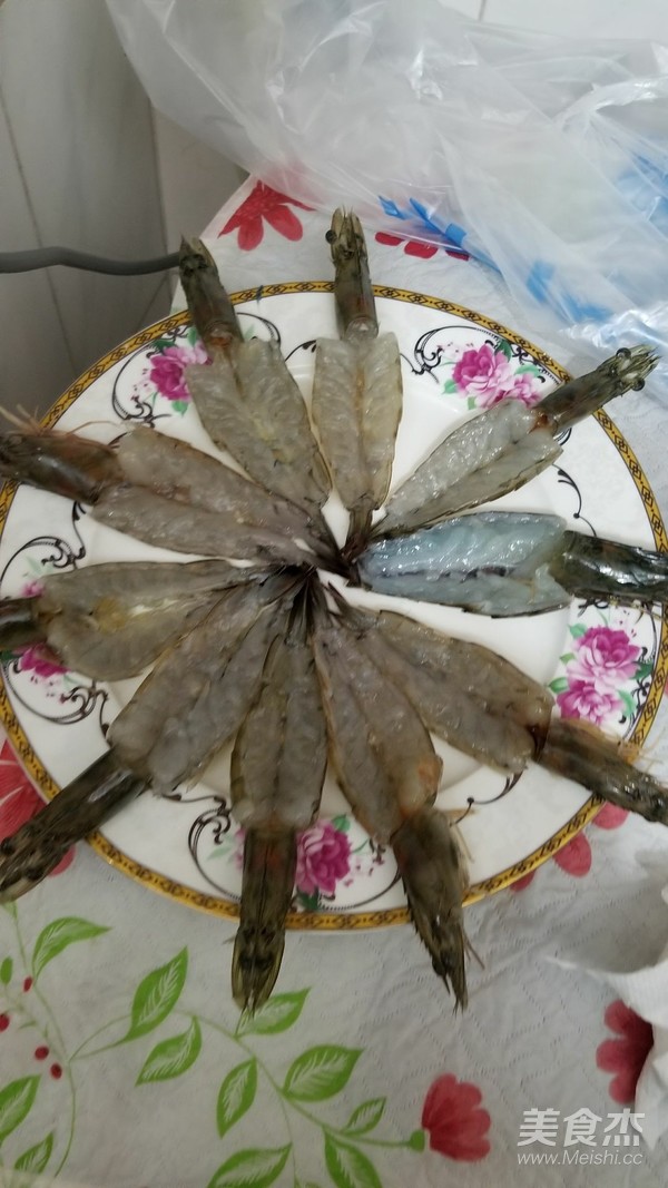 蒜蓉粉丝蒸开边虾