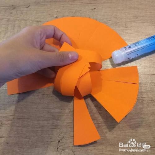 手工剪纸制作南瓜的过程