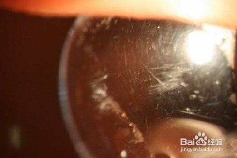 眼镜镜片脏了如何处理？