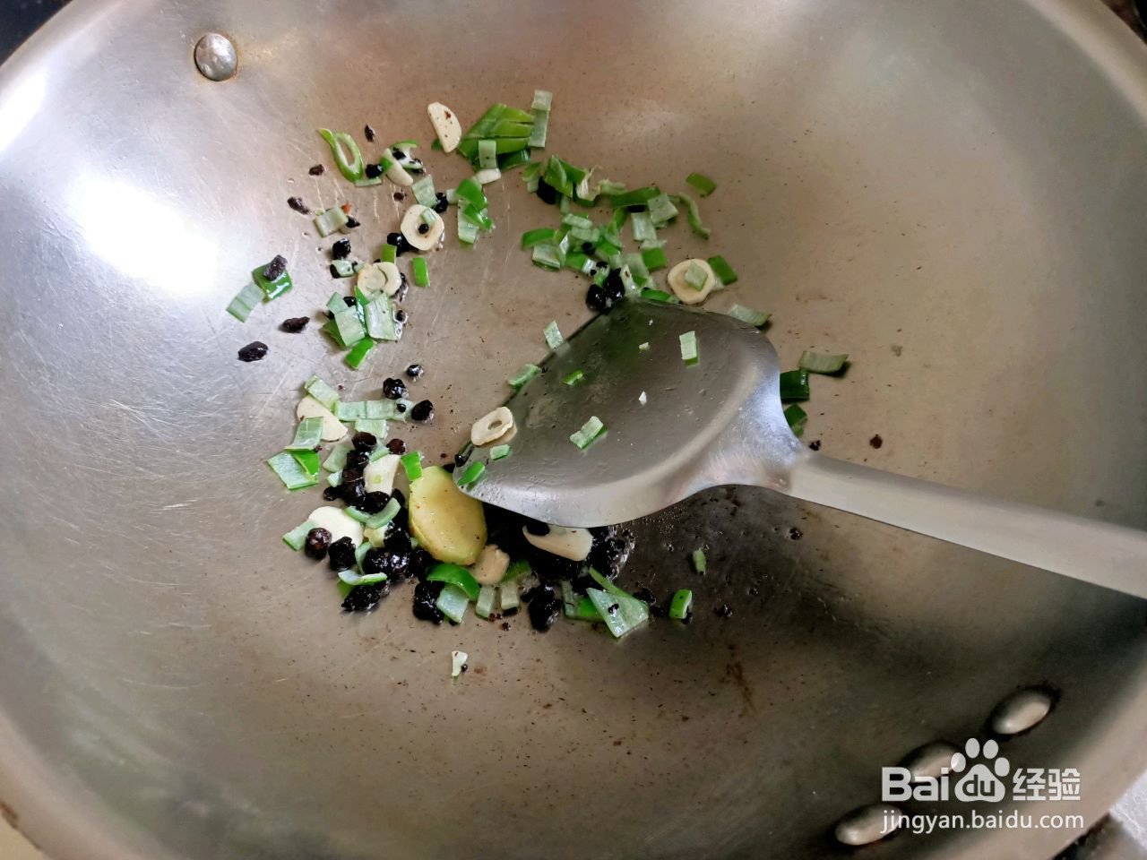 豆豉辣椒炒腊肉的做法